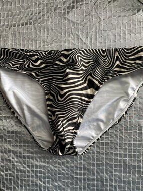 Nero swimsuit size XL